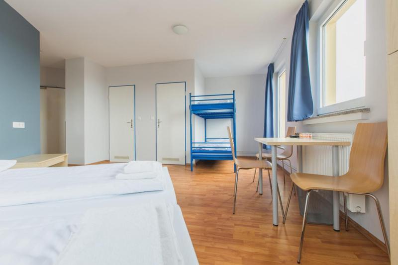 A&O Dortmund Hauptbahnhof Hotell Rum bild